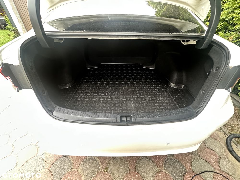 Toyota Corolla 1.8 Hybrid Comfort - 29