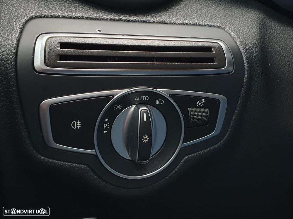 Mercedes-Benz C 300 d AMG Line - 24