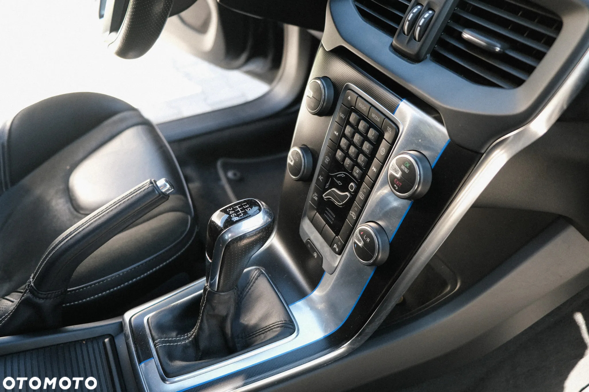Volvo V40 D4 Drive-E R-Design Momentum - 18