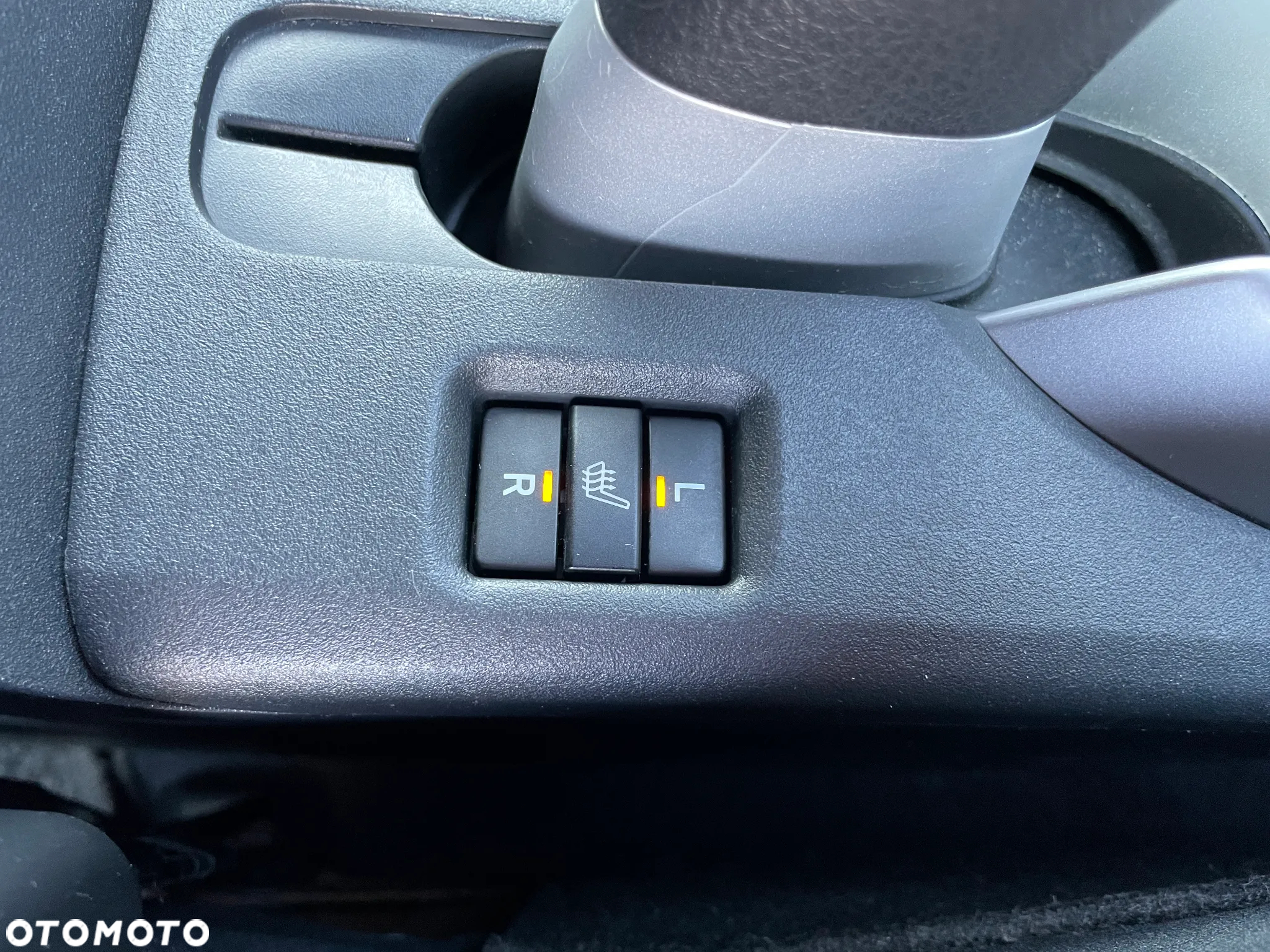 Toyota Auris 1.6 Premium + - 32