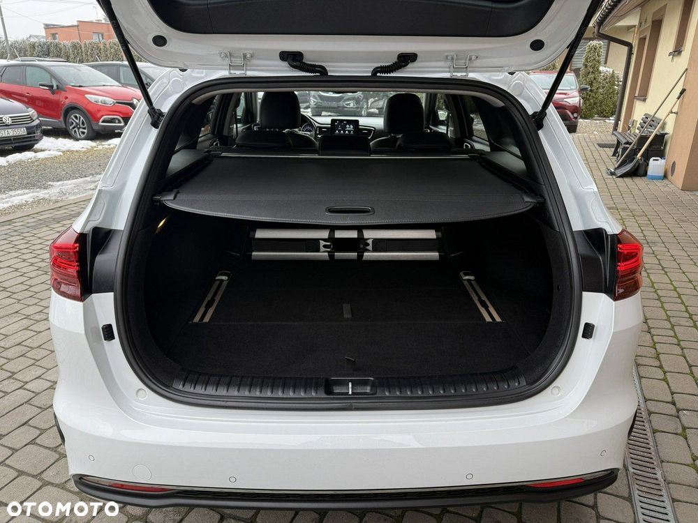 Kia Ceed 1.4 T-GDI L Business Line Plus DCT - 29