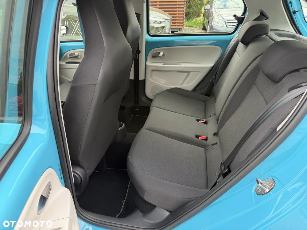 Volkswagen up! move - 25