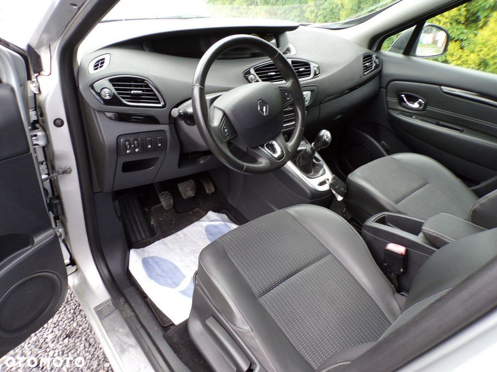 Renault Grand Scenic - 24