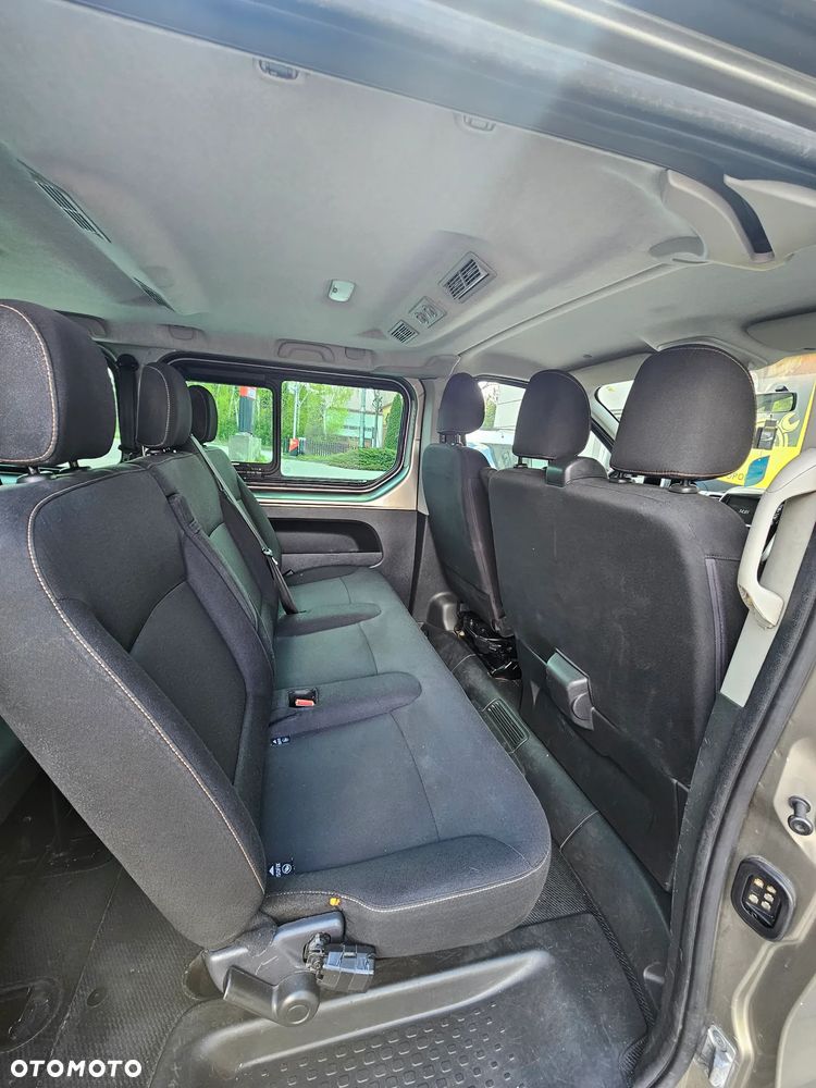 Renault Trafic Grand 1.6 dCi - 10