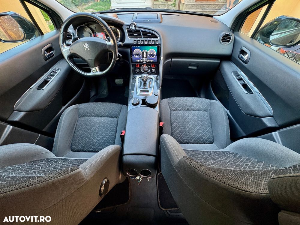 Peugeot 3008 HYbrid4 - 7