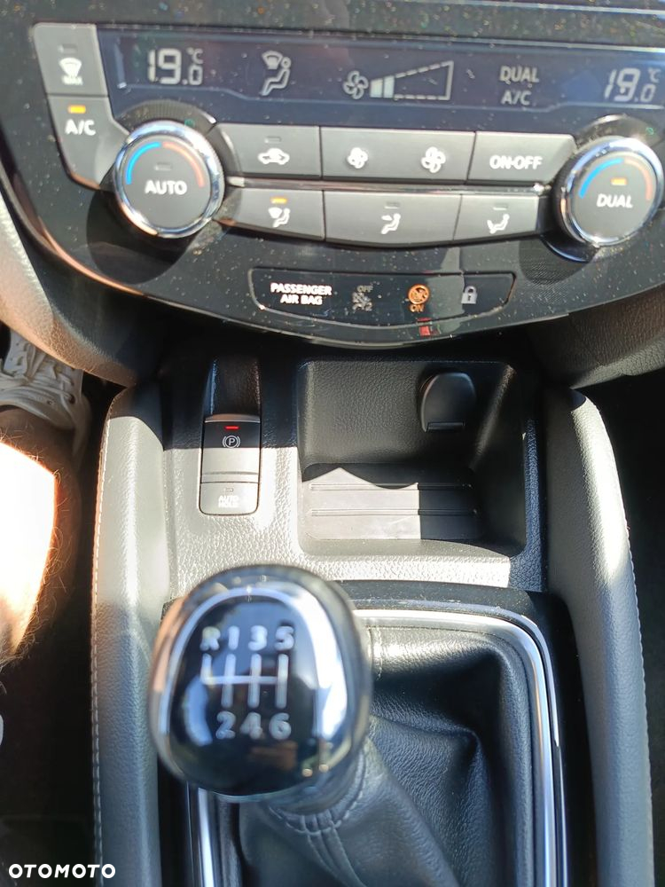 Nissan Qashqai 1.2 DIG-T N-Connecta - 19
