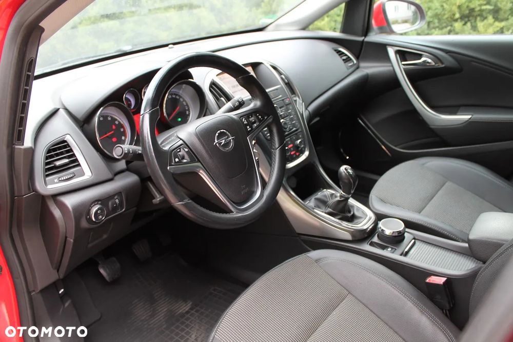Opel Astra 1.6 Turbo Cosmo - 5
