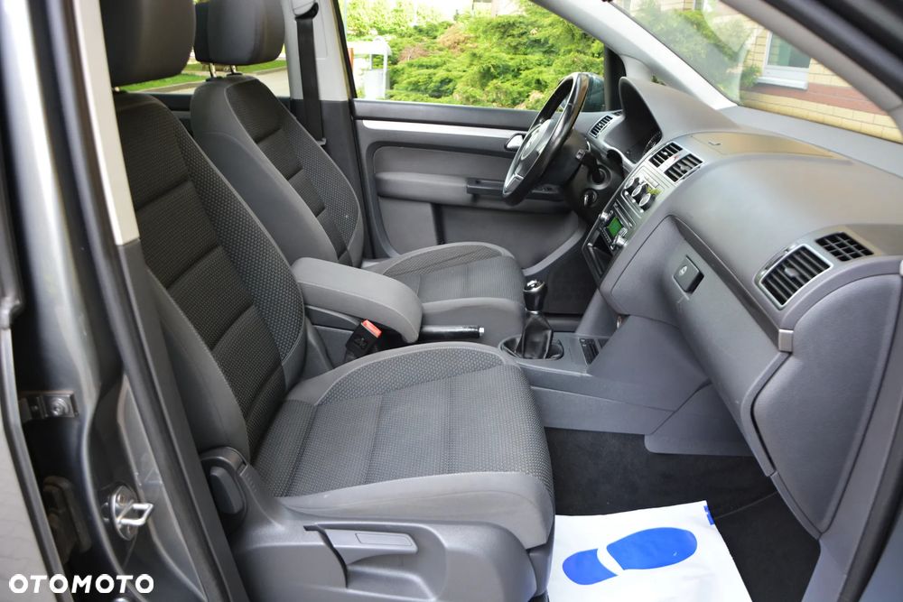 Volkswagen Touran 2.0 TDI DPF BlueMotion Technology Highline - 22