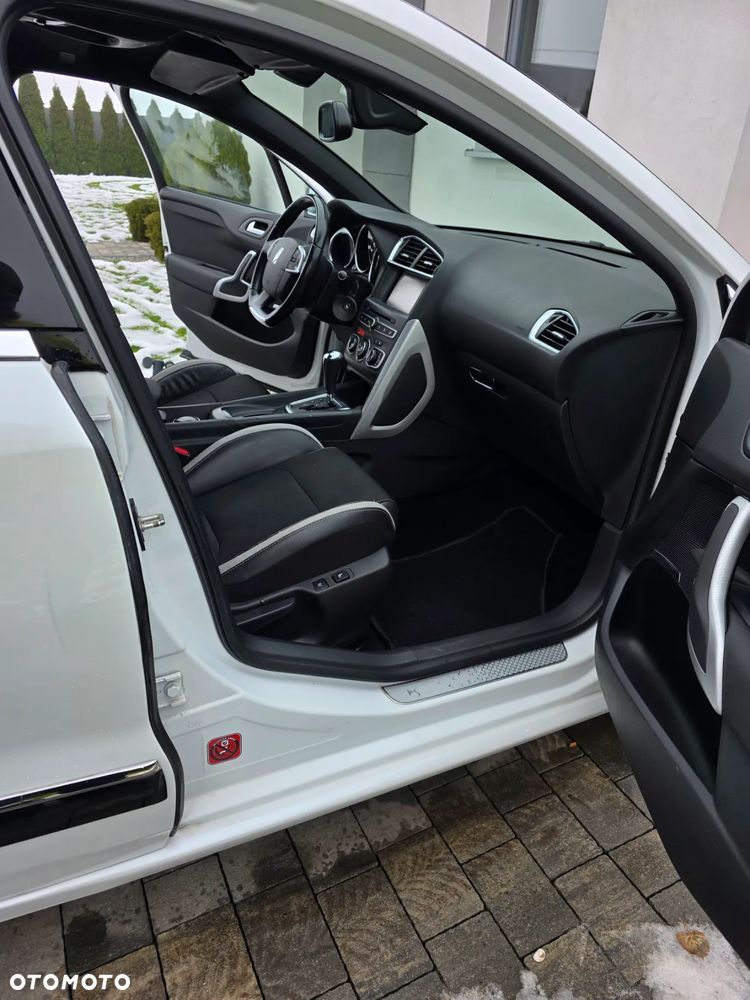 Citroën DS4 BlueHDi 120 S&S EAT6 SoChic - 23