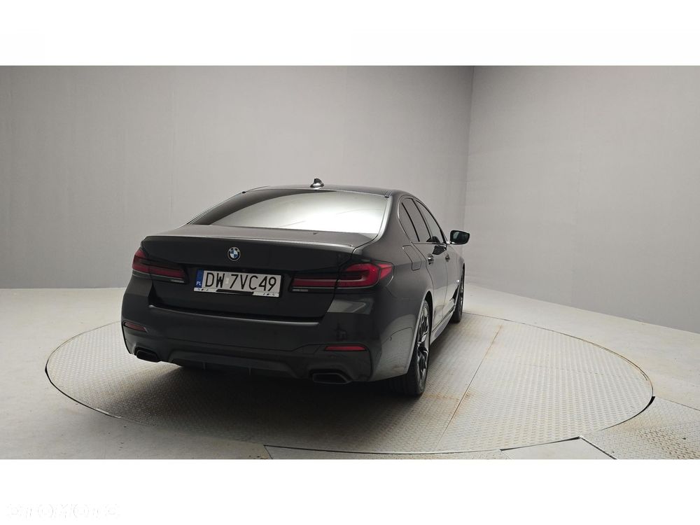 BMW Seria 5 530d xDrive mHEV M Sport sport - 5