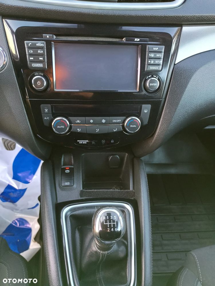 Nissan Qashqai 1.2 DIG-T N-Vision EU6 - 21