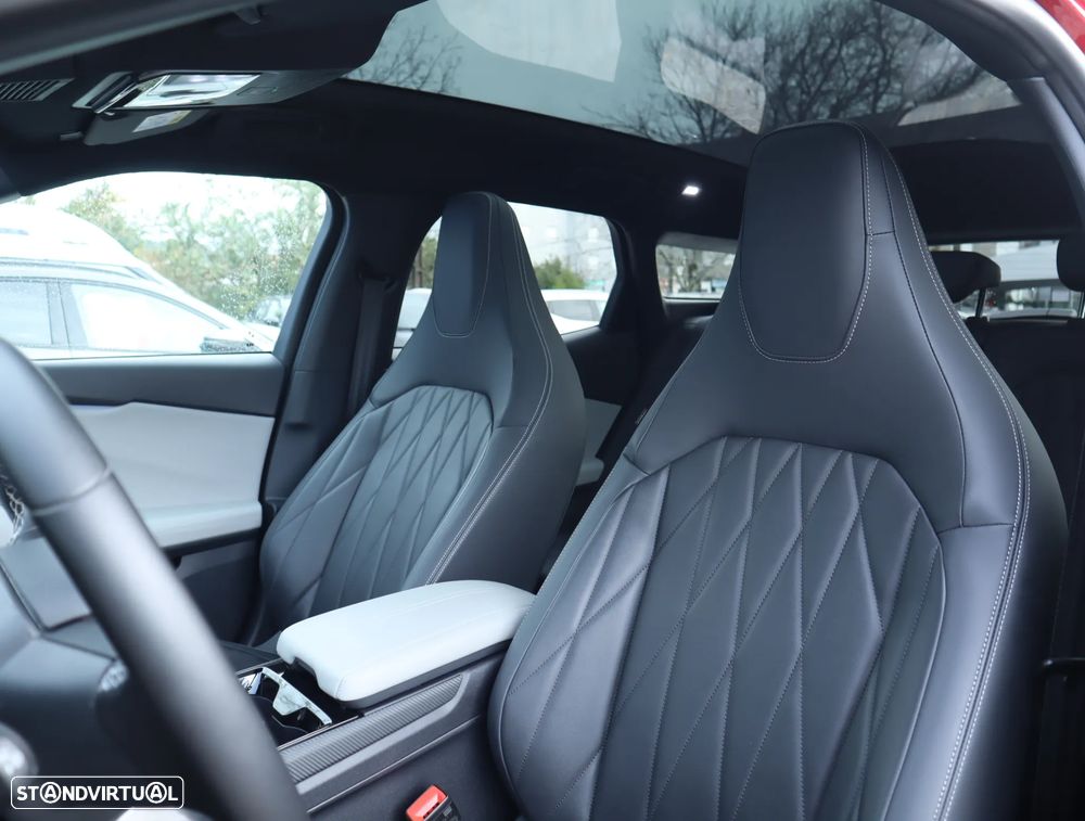 Ford Explorer 79 kWh Premium AWD - 26