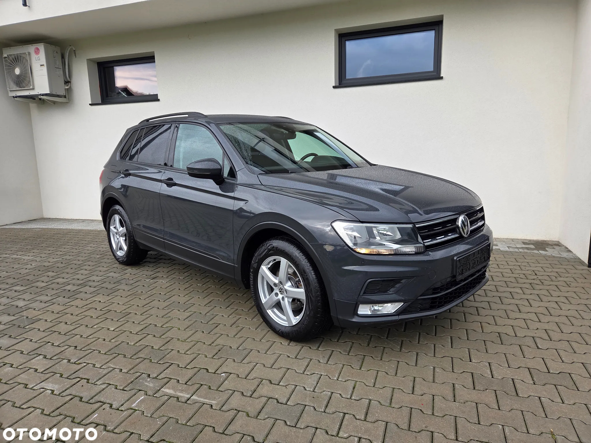 Volkswagen Tiguan - 5