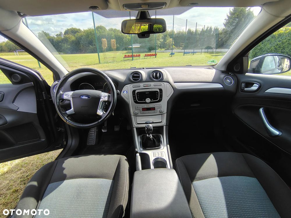Ford Mondeo - 23