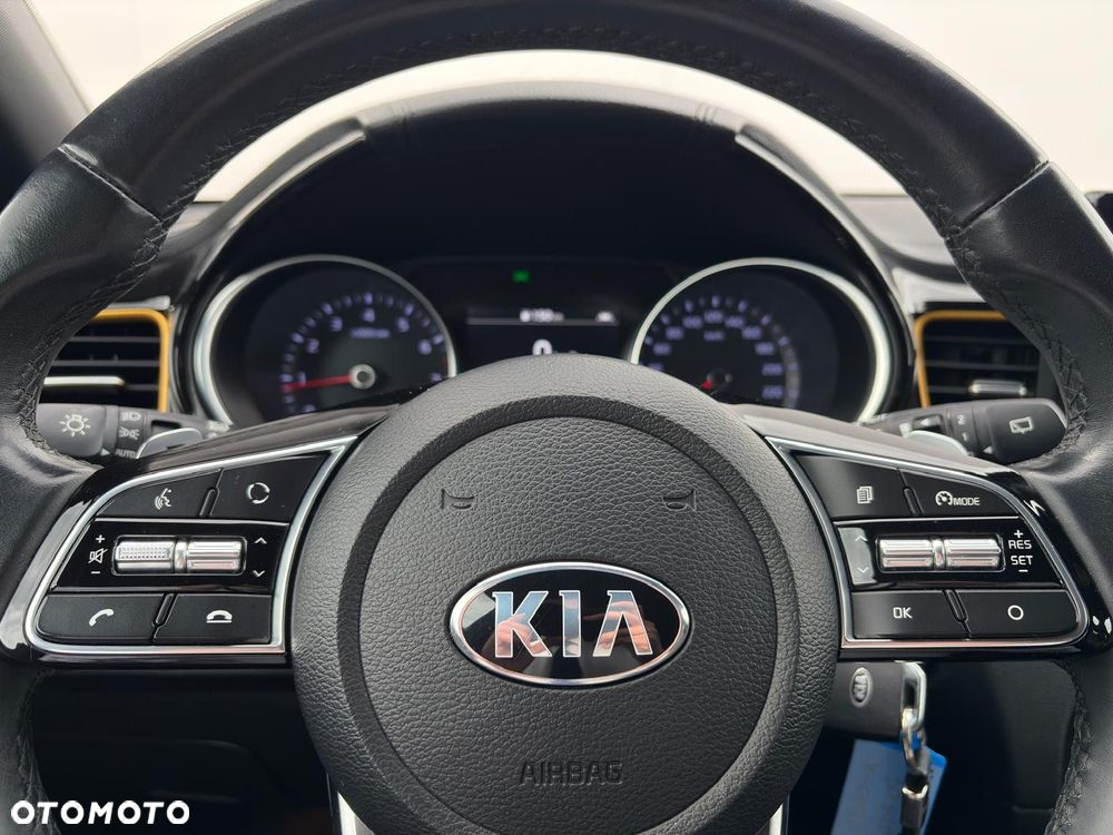 Kia XCeed - 16