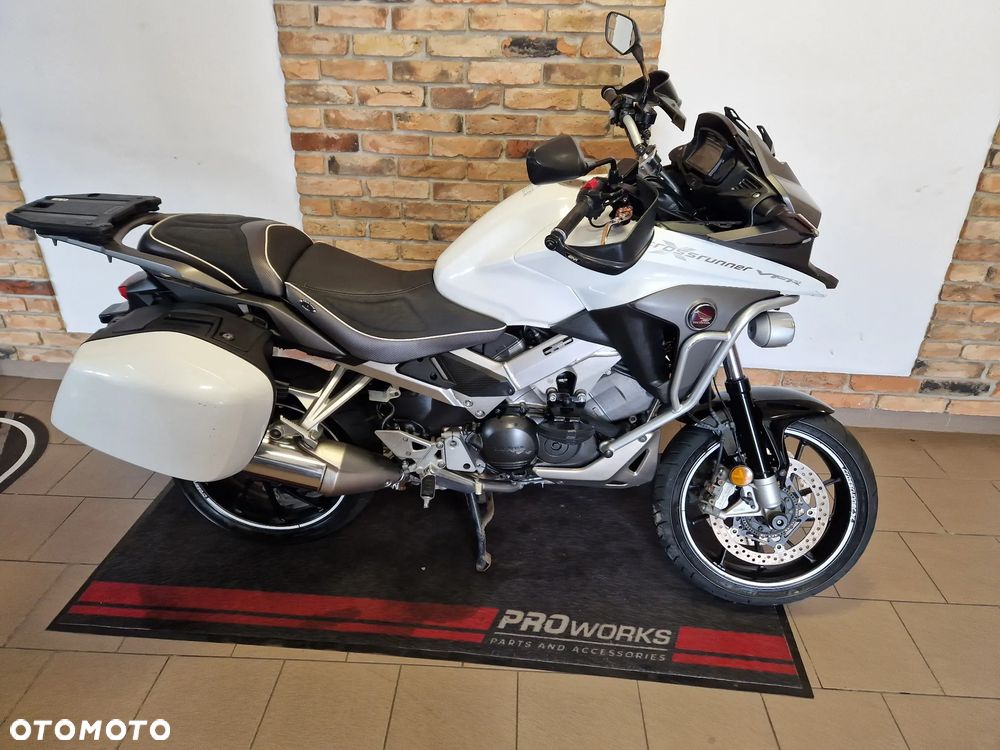 Honda VFR - 6