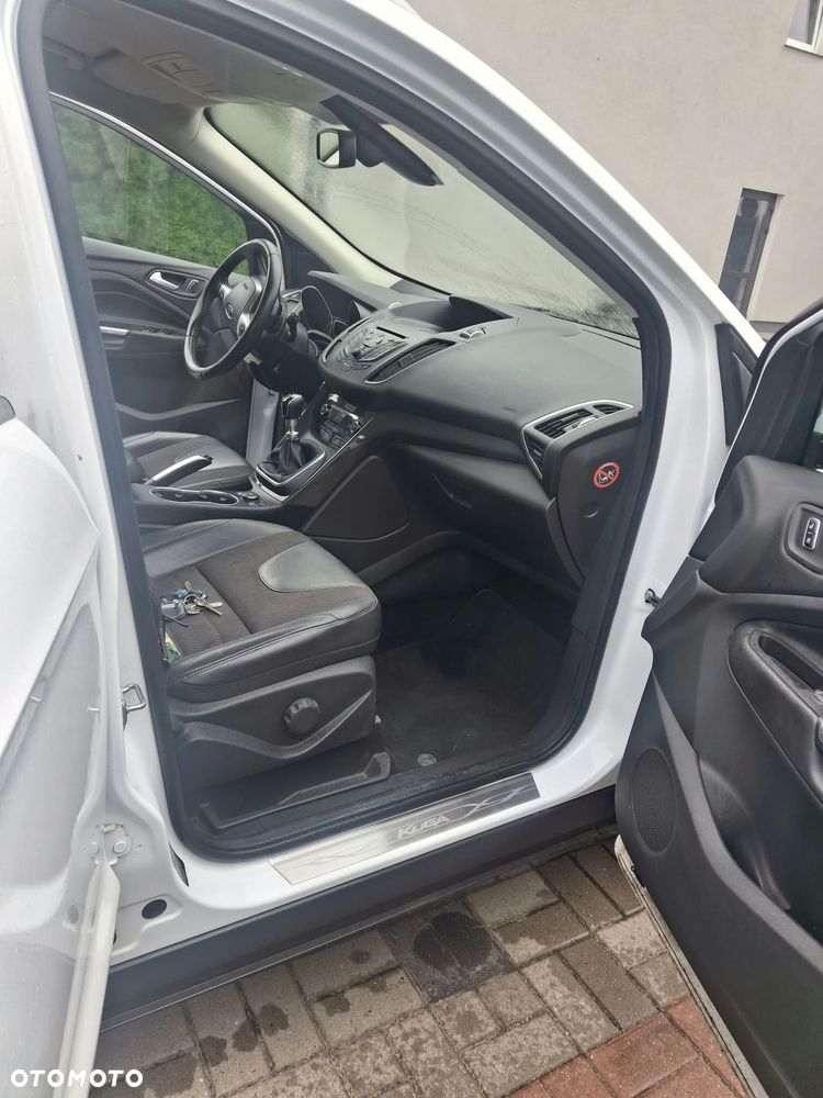Ford Kuga 2.0 TDCi 2x4 Titanium - 13