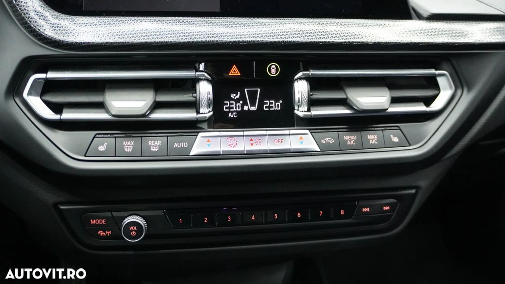 BMW Seria 1 118i Aut. M Sport - 13