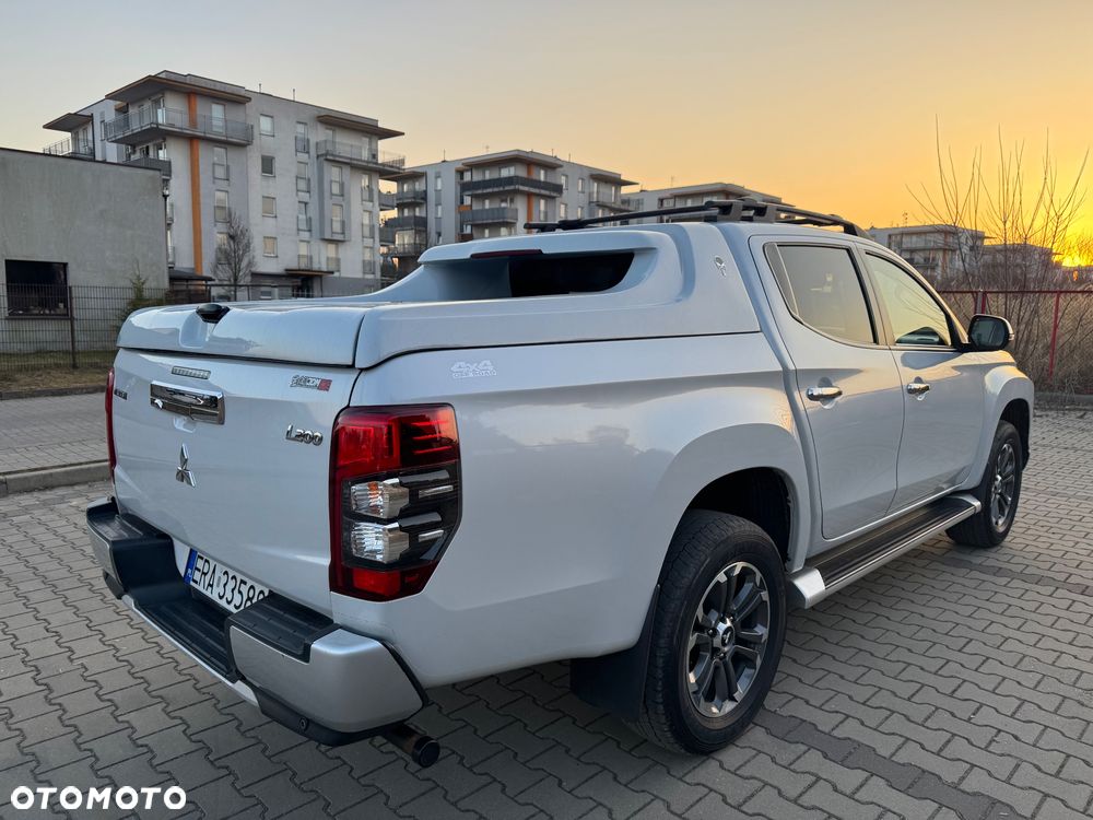 Mitsubishi L200 2.2 d DC Instyle Plus - 10