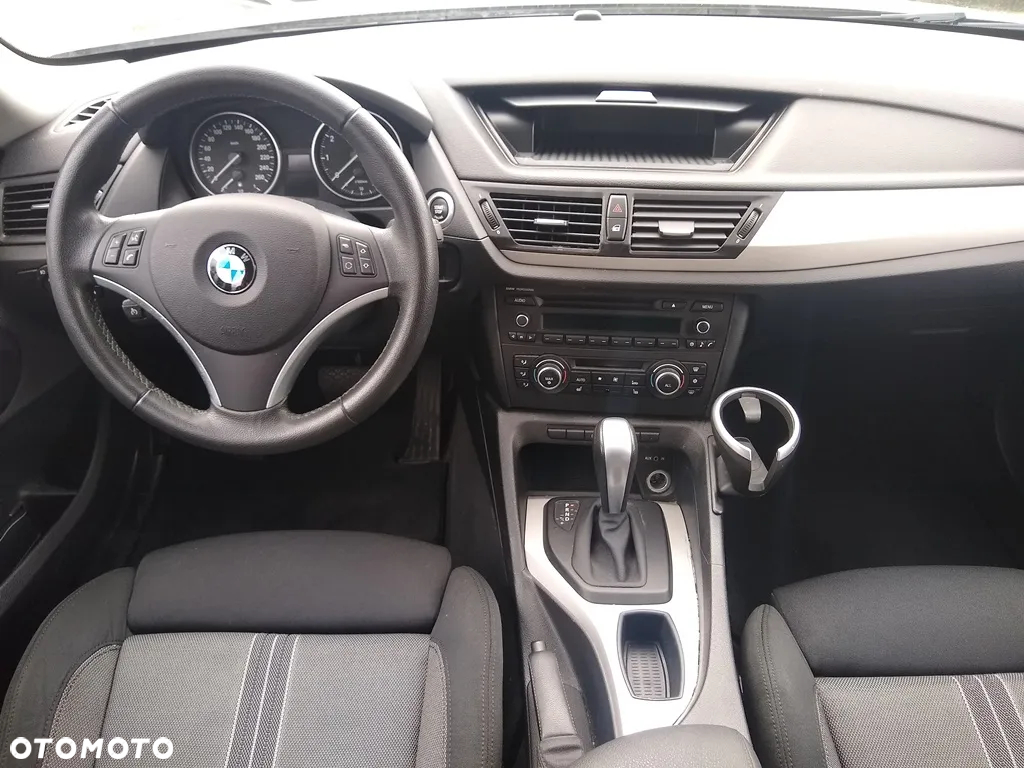 BMW X1 sDrive18i - 11