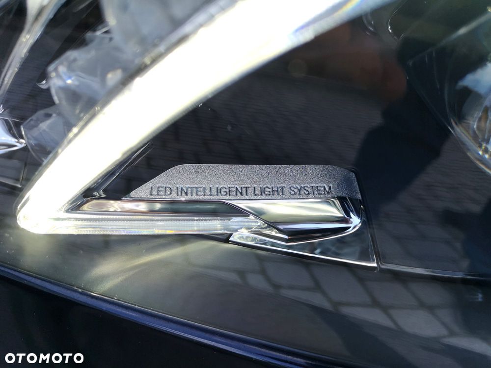 Mercedes-Benz Klasa E 200 7G-TRONIC Edition - 12