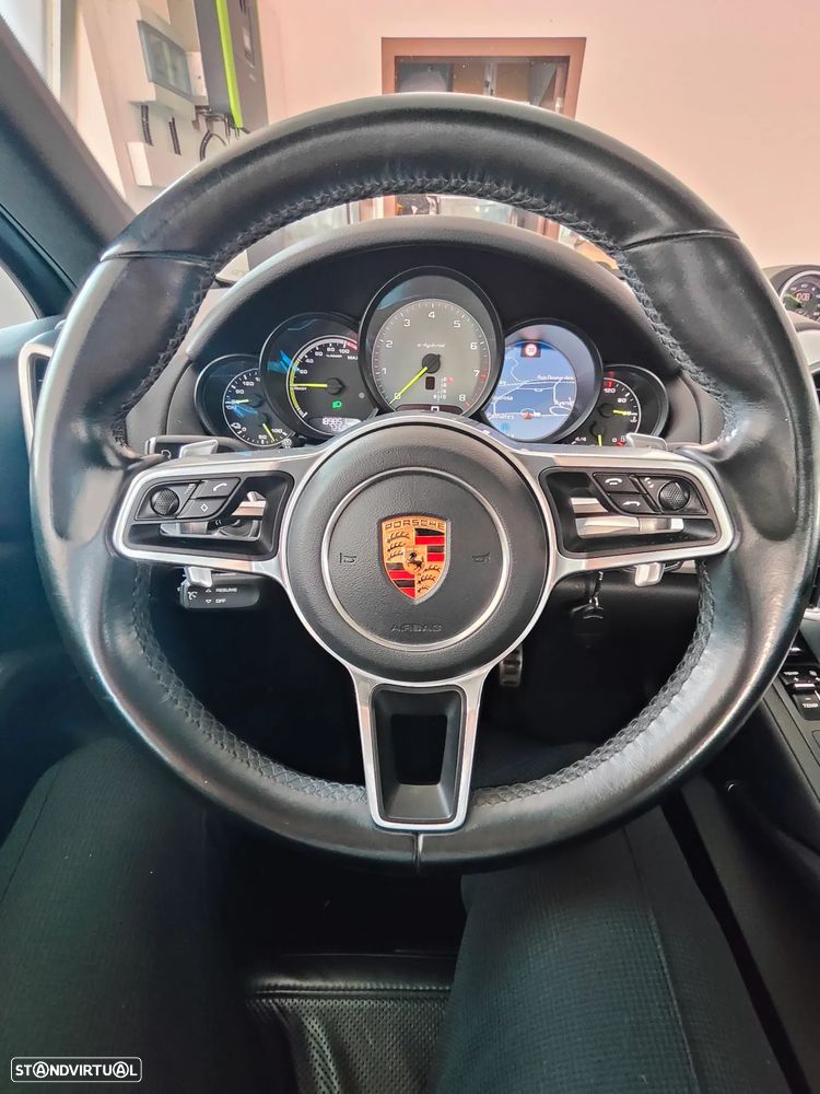 Porsche Cayenne - 12