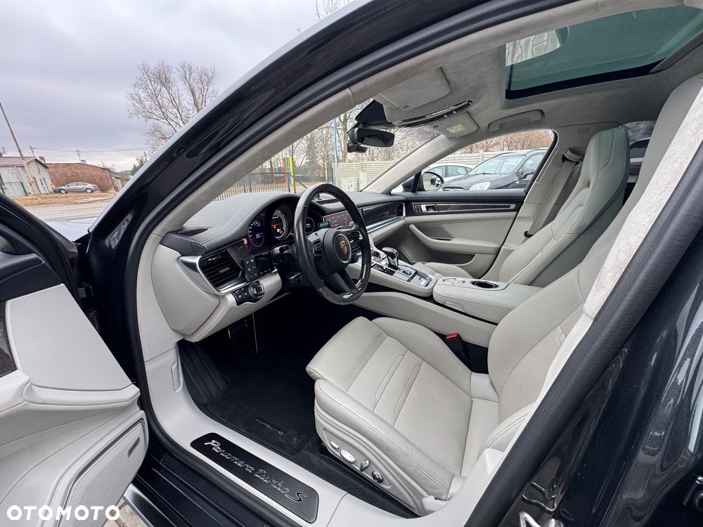 Porsche Panamera Turbo S Executive - 11