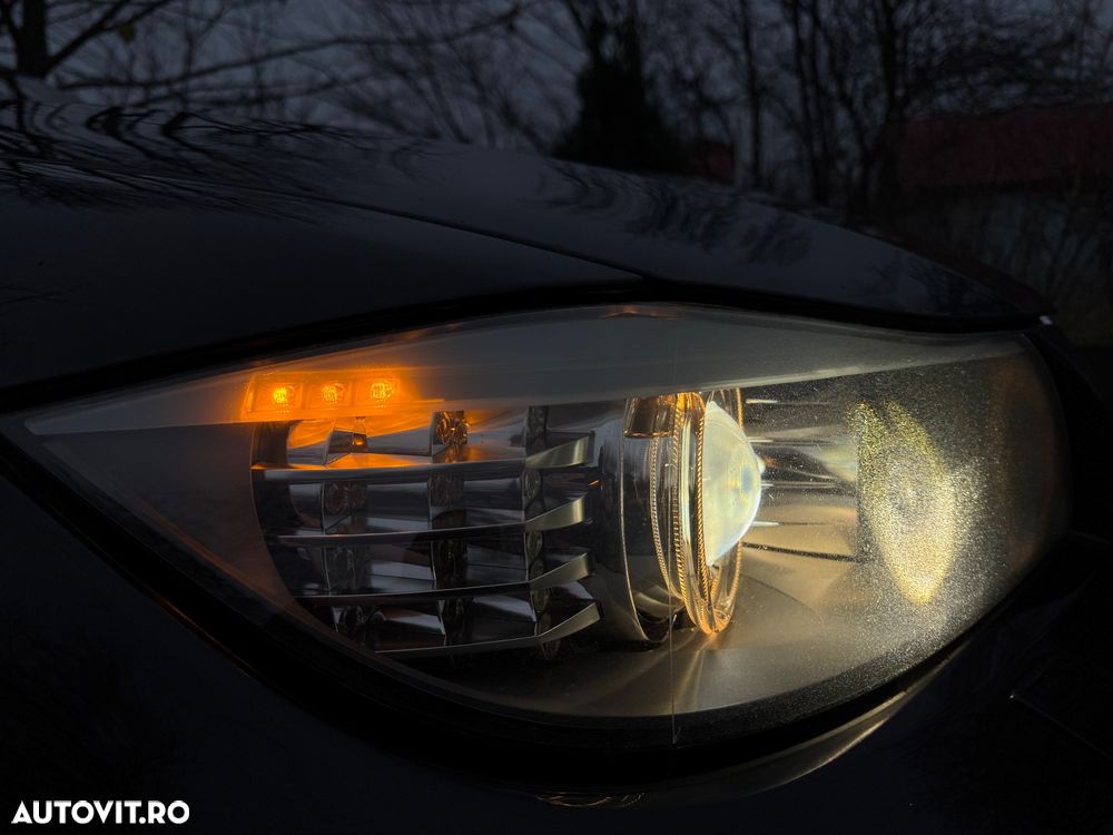 BMW Seria 3 318d DPF Touring Edition Sport - 16