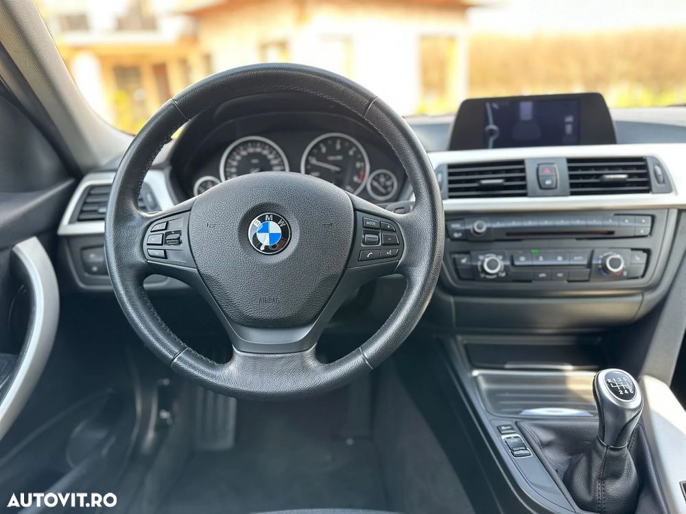 BMW Seria 3 318d Luxury Line - 13