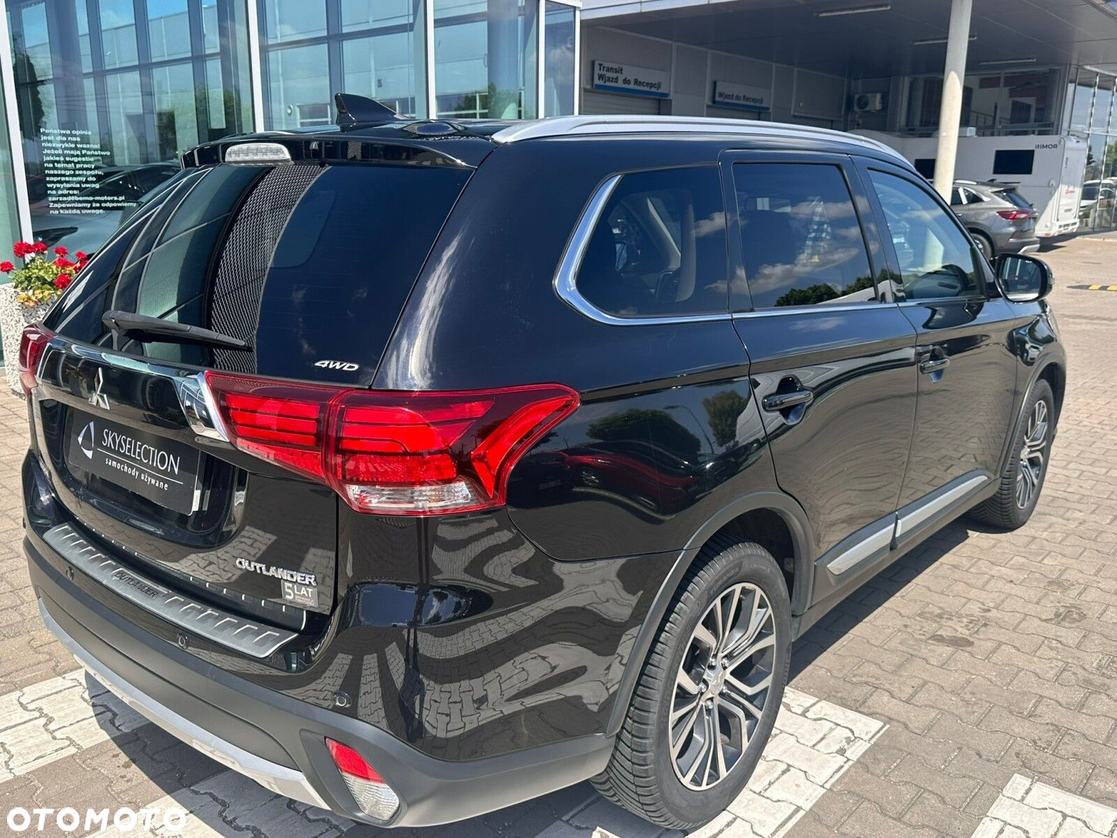 Mitsubishi Outlander - 8
