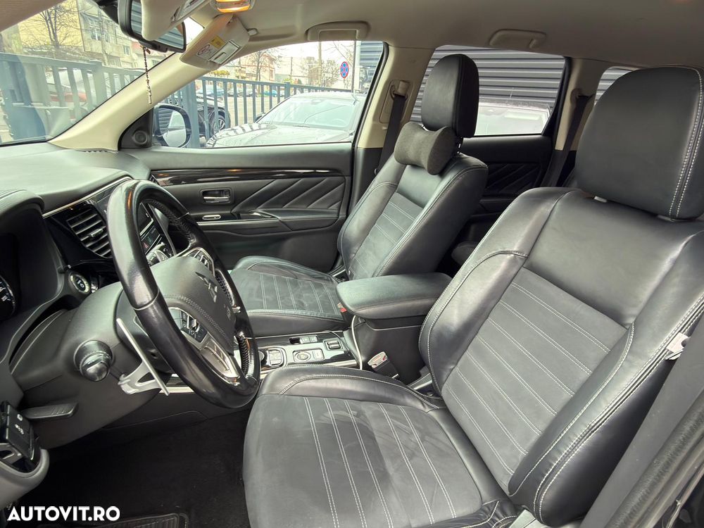 Mitsubishi Outlander - 13