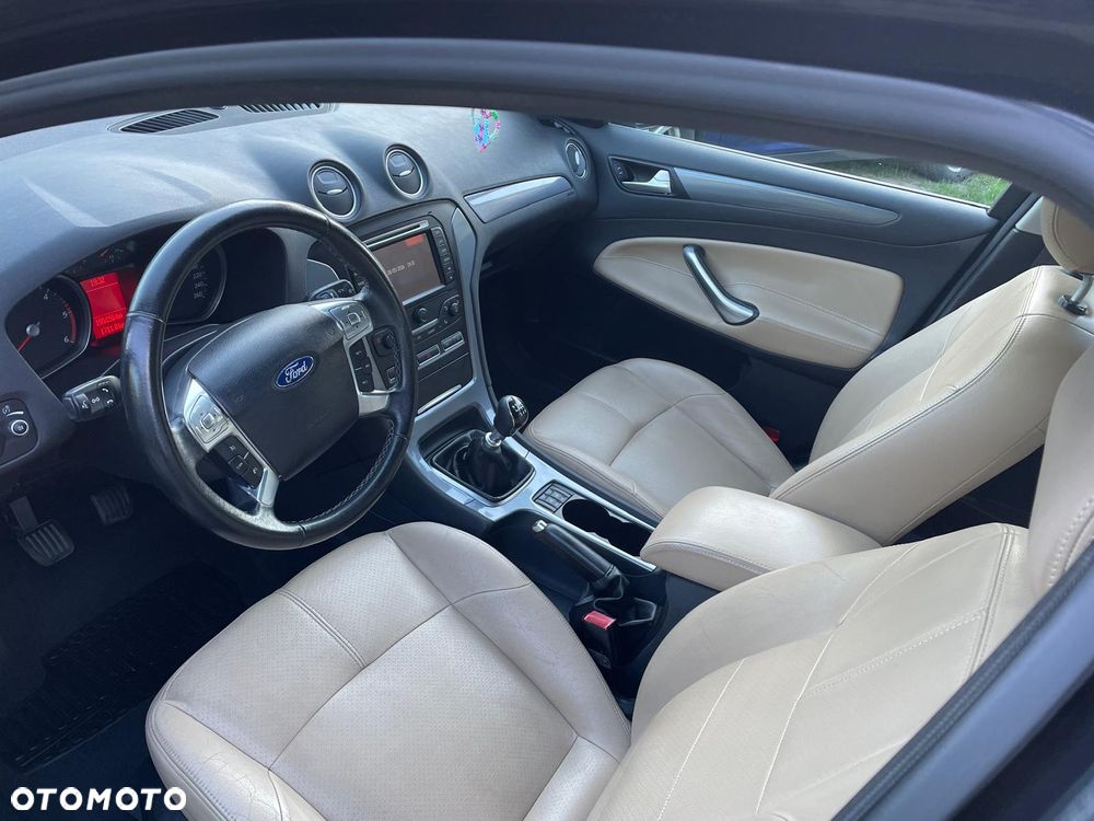 Ford Mondeo 2.0 TDCi Ambiente - 18