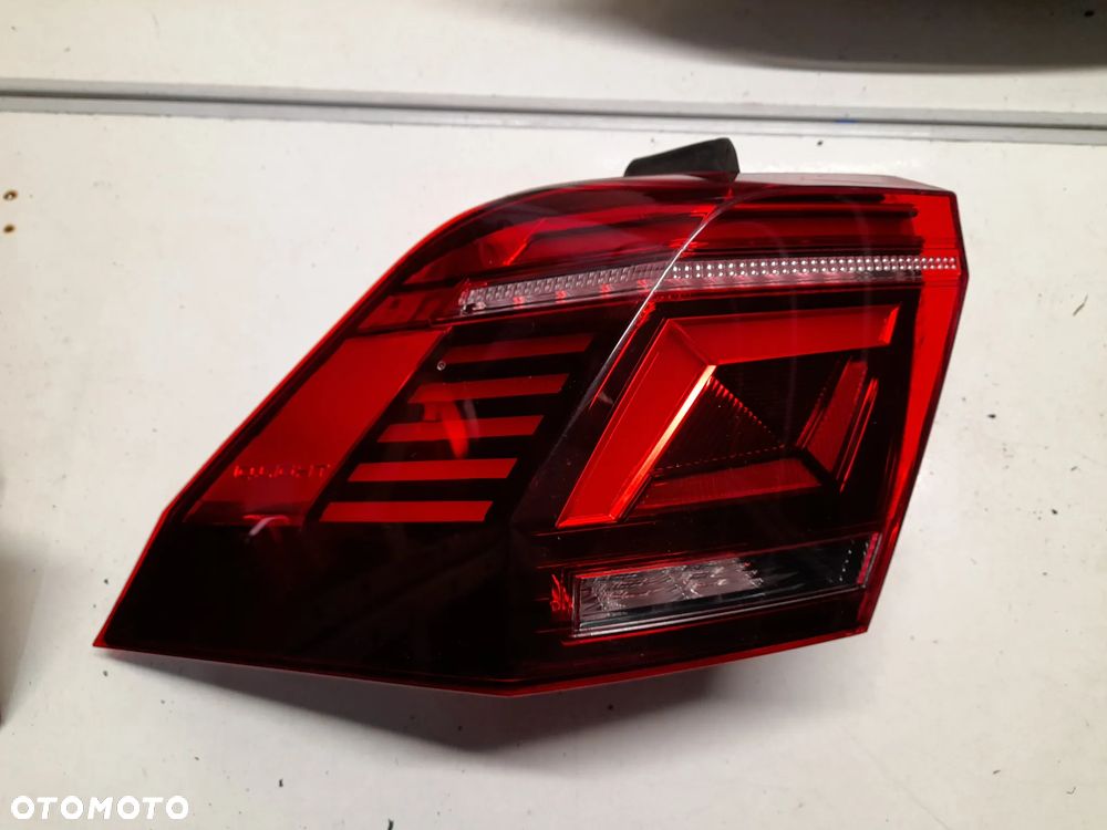 VW TIGUAN 2 IQ LAMPA LEWA TYŁ LED 5NA945207J TYLNA - 1