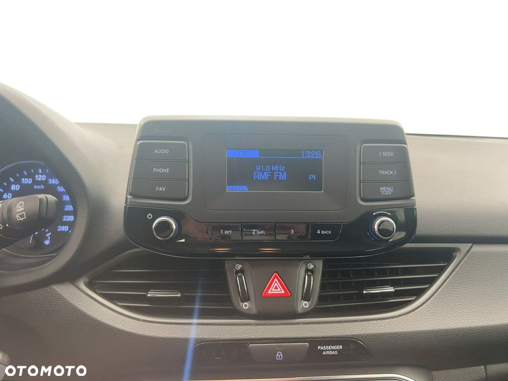 Hyundai i30 1.5 DPI Classic + - 19