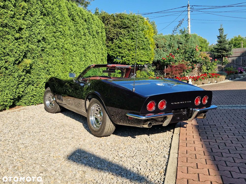 Chevrolet Corvette - 5