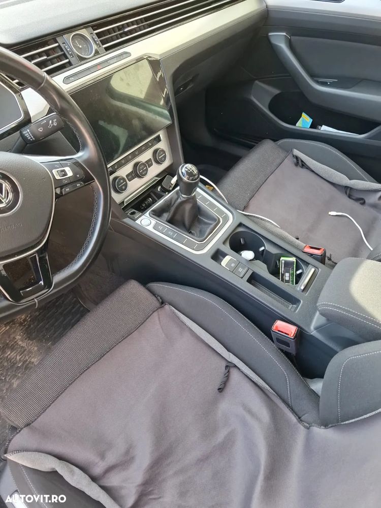 Volkswagen Passat 2.0 TDI Comfortline - 5