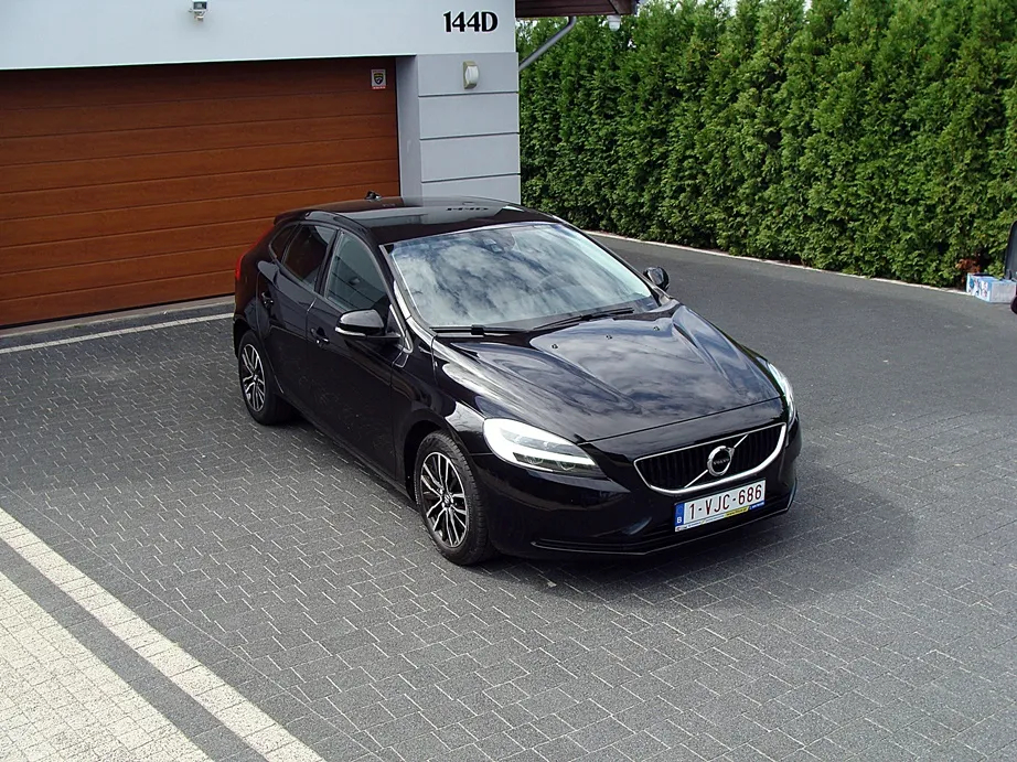 Volvo V40 T2 Momentum - 21