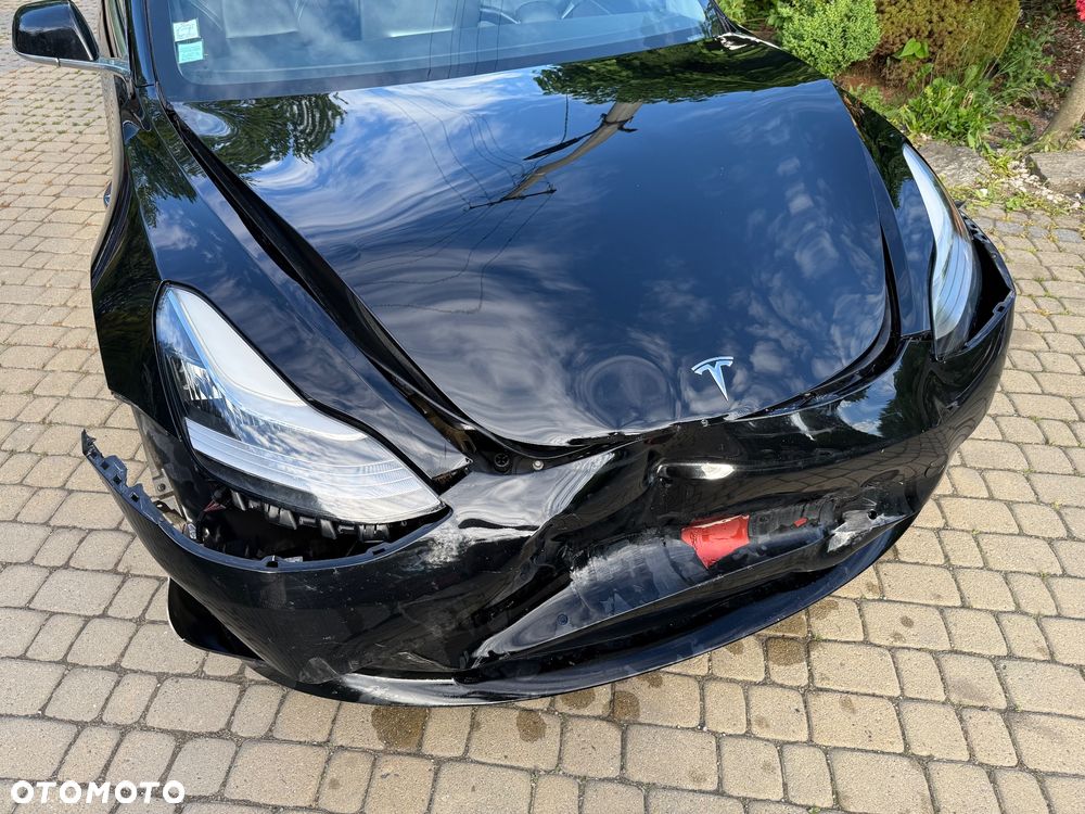 Tesla Model 3 - 4
