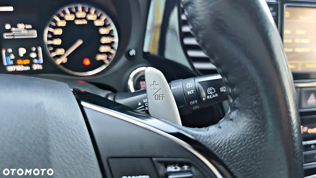 Mitsubishi Outlander - 26