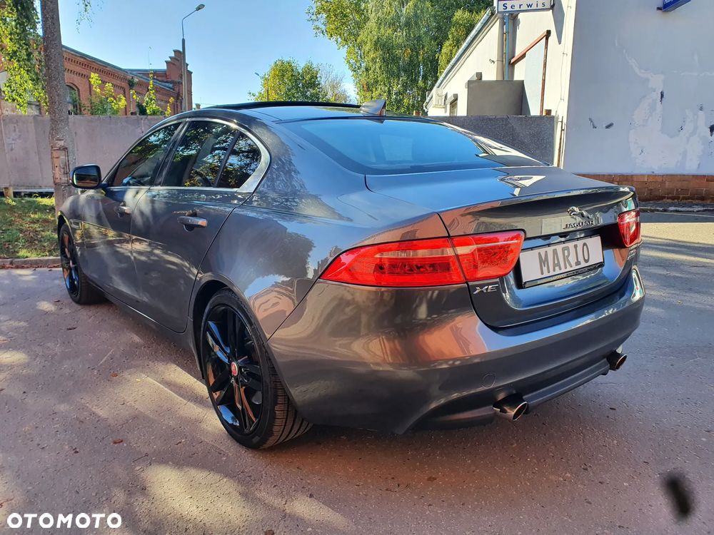 Jaguar XE S - 5