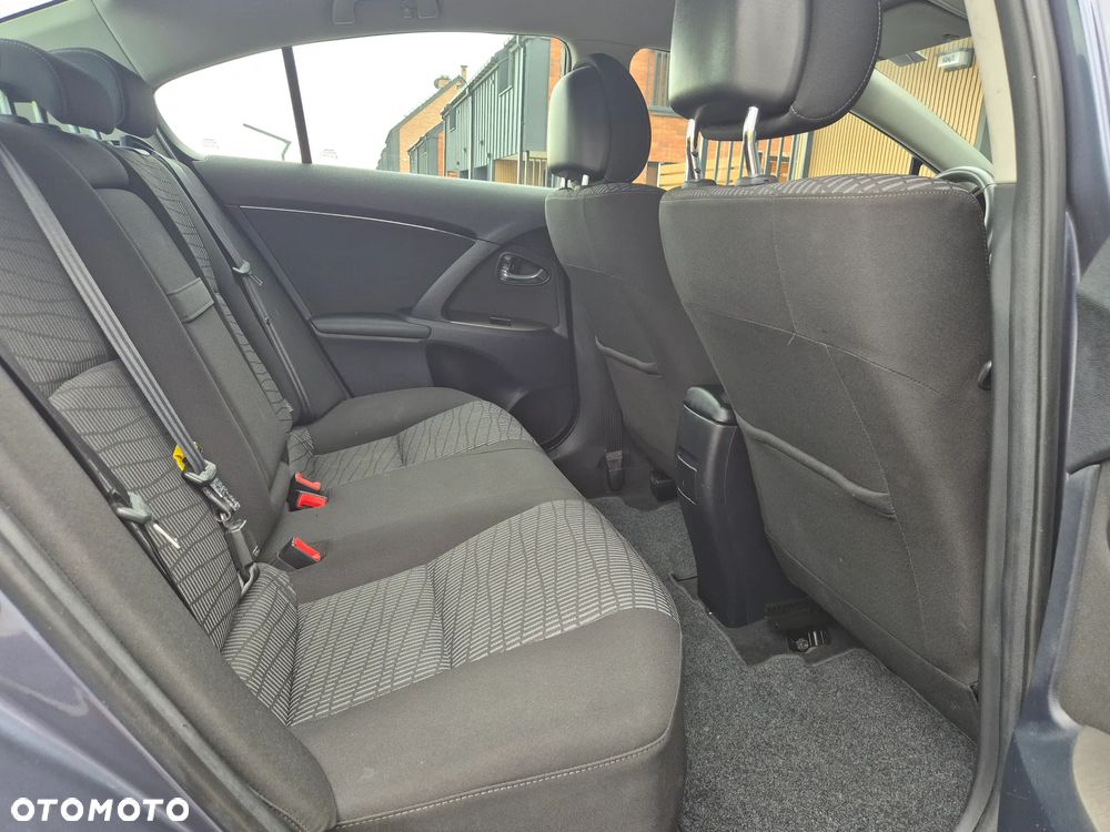 Toyota Avensis 1.8 Premium EU5 - 9