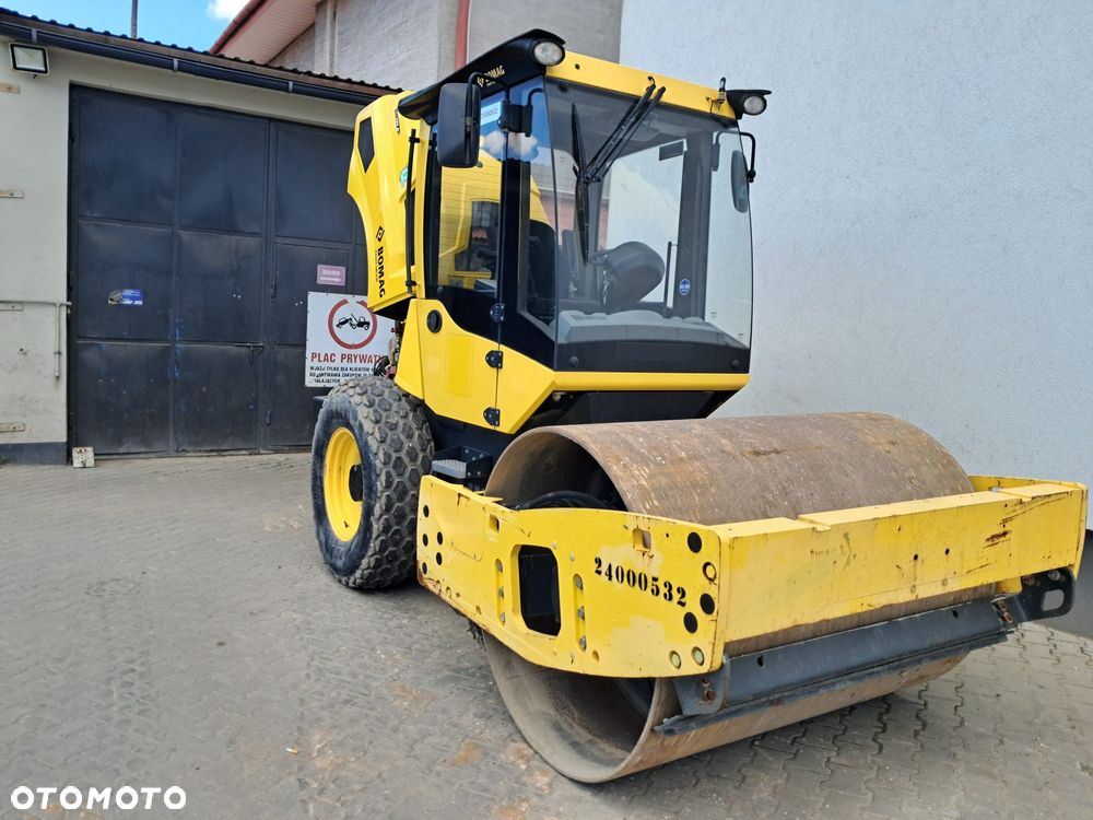 Bomag BW 177 D-5 walec drogowy 6 7 ton waga 2016r tylko 1240 mtg jednobębnowy kompaktowy Kubota 55.4KW Hamm 3307 H 7i Ammann ASC 70 / ARS 70 Caterpillar CS34 / CS44 Dynapac CA1300 / CA1400 JCB VM 75 D / CT160 zagęszczarka wibracyjny sprawny ładny budowa dróg - 2