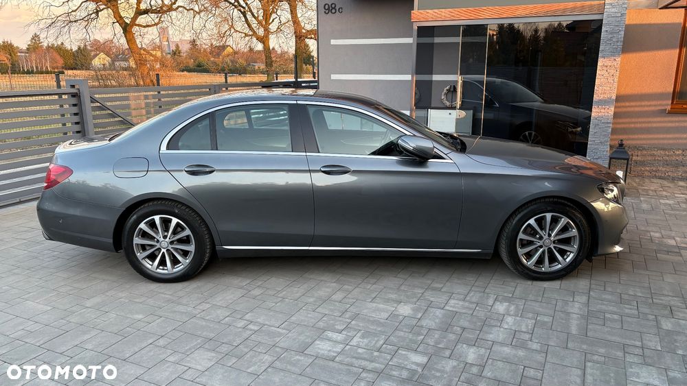 Mercedes-Benz Klasa E 220 d 9G-TRONIC - 4