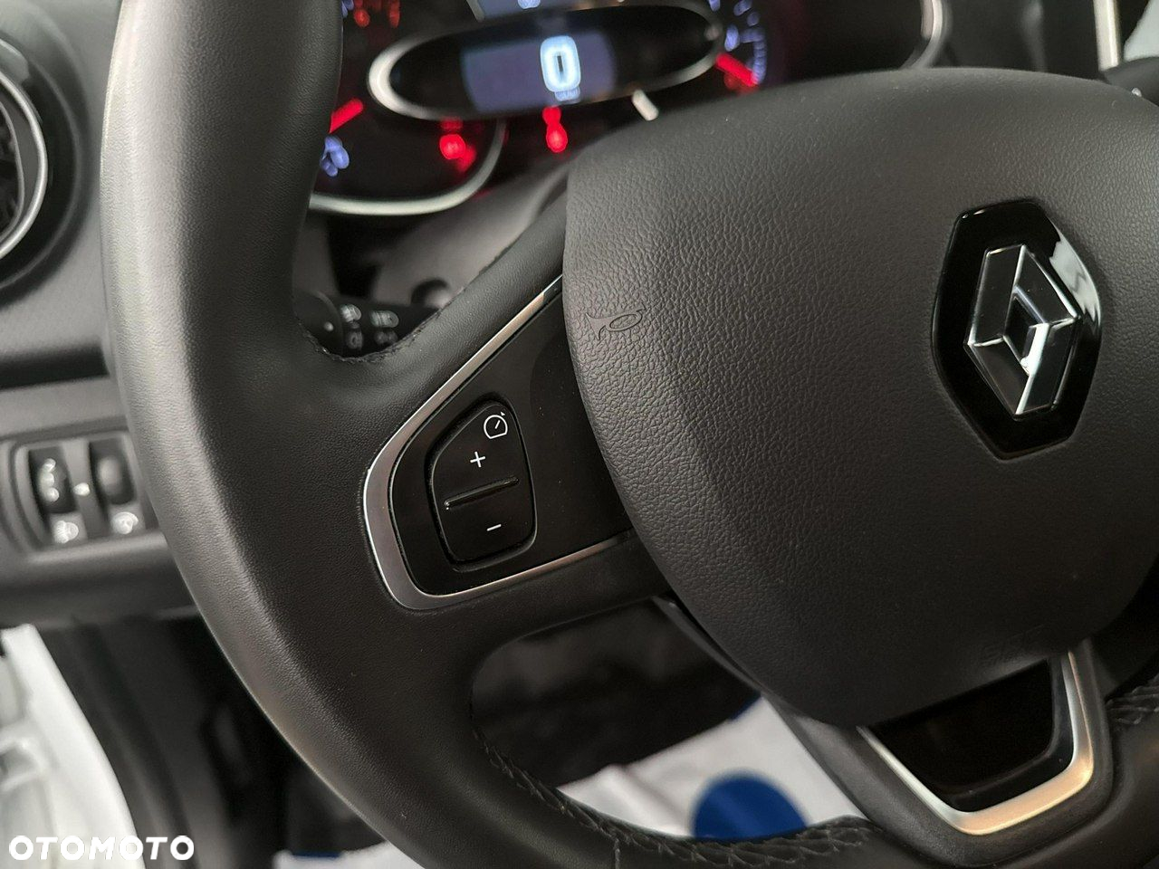 Renault Clio - 24
