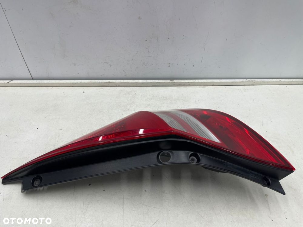 Lampa Hyundai i30 I FD 07-12r. HB 5Drzwi PRAWA tylna oryginalna prawy tył BEZ USZKODZEŃ 92402-2r0 - 9