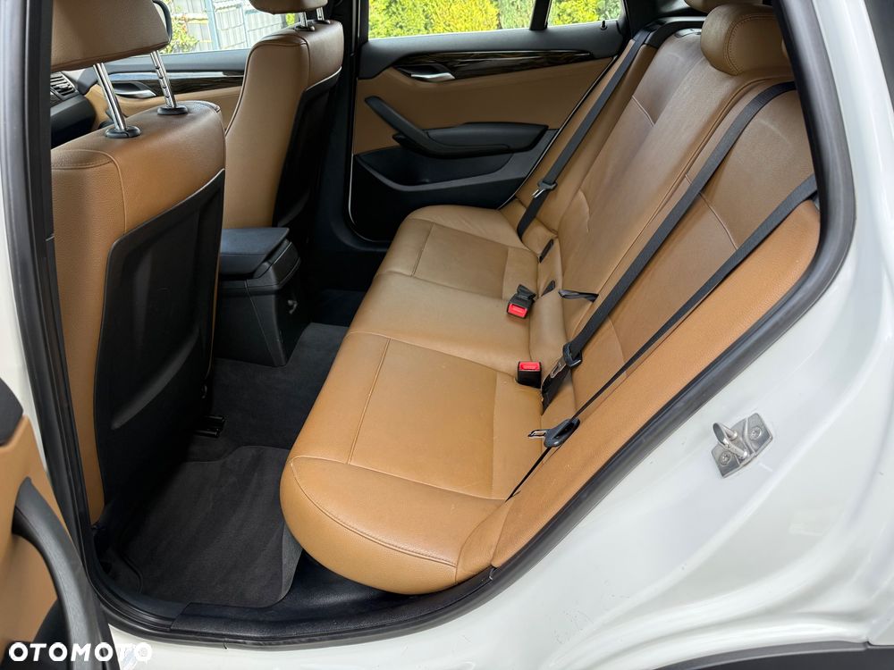 BMW iX1 - 15