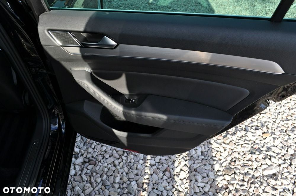 Volkswagen Passat - 31