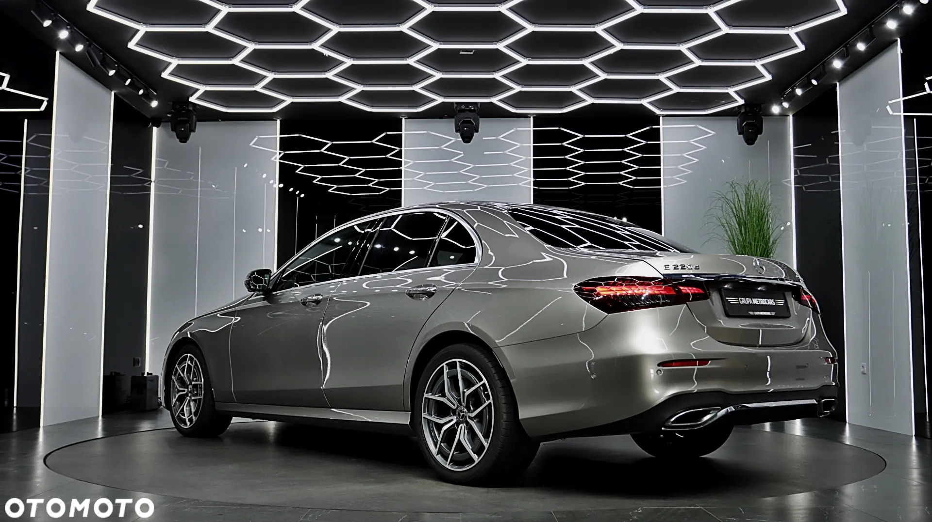 Mercedes-Benz Klasa E 220 d 4-Matic 9G-TRONIC - 7