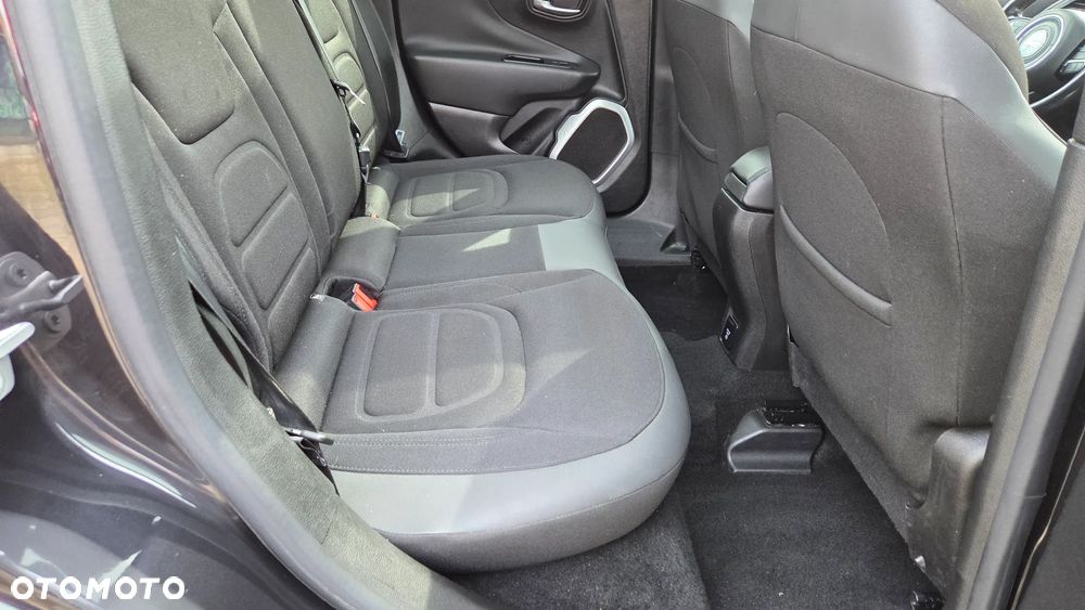 Jeep Renegade 1.4 MultiAir Limited - 32