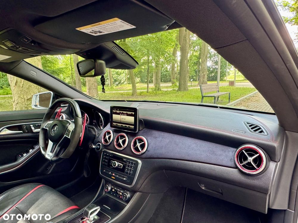 Mercedes-Benz CLA 45 AMG 4Matic 7G-DCT - 21
